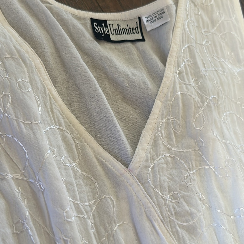 Dress - Picture 3 of 3